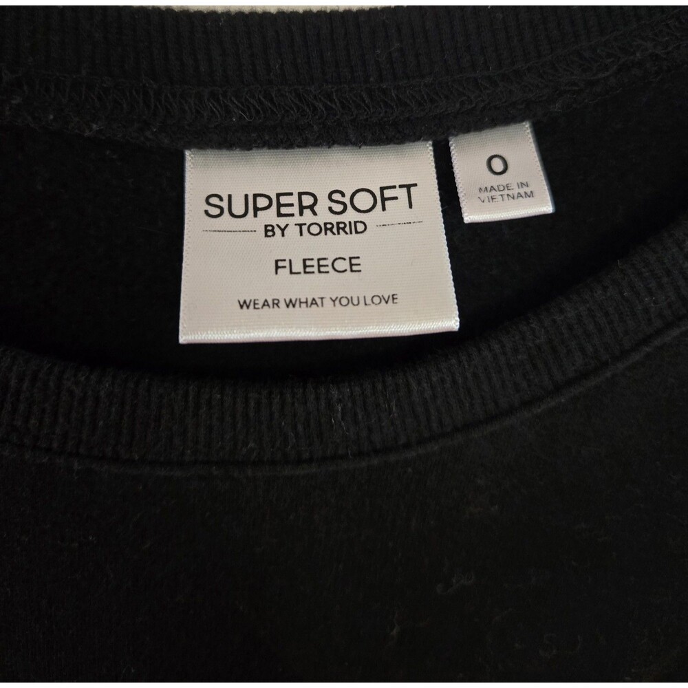 Super Soft Torrid SIze 0 Fleece Black Sweatshirt Sleeve Star Graphics - Picture 3 of 5